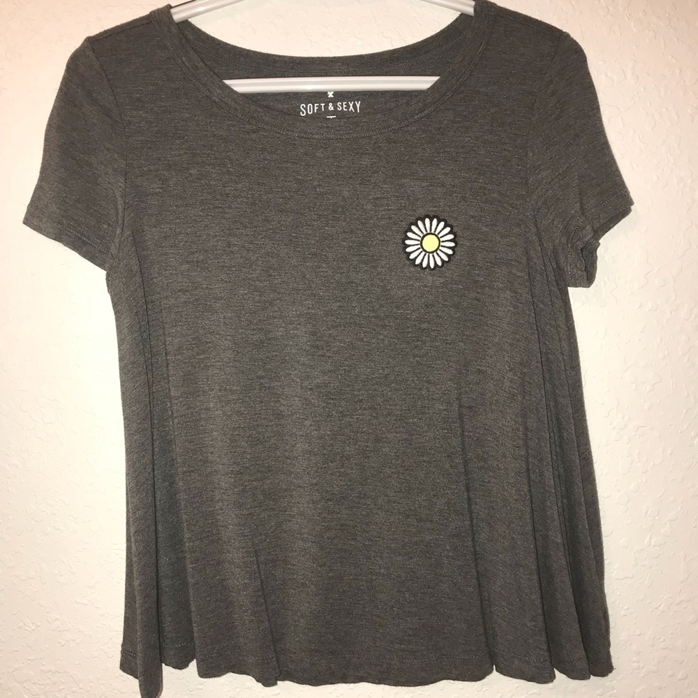 Grey flower patch tee